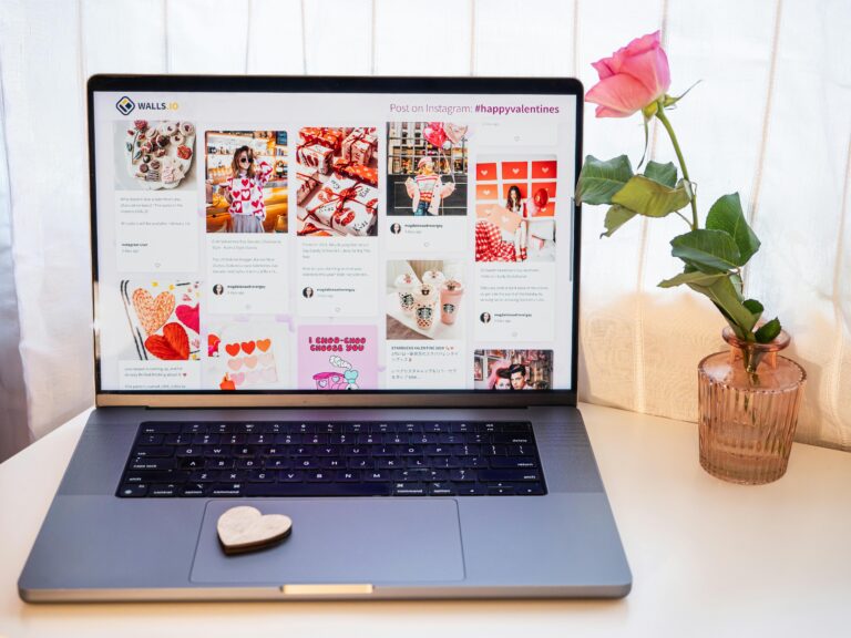 valentine sales laptop